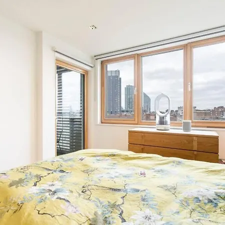 1 Bedroom Penthouse Flat In East Londres Extérieur photo