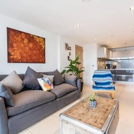 1 Bedroom Penthouse Flat In East Londres Extérieur photo