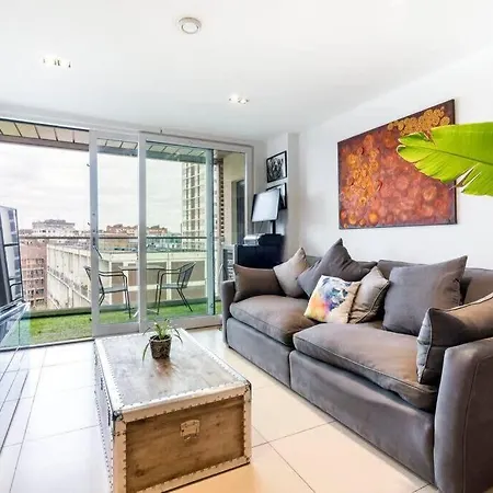 1 Bedroom Penthouse Flat In East Londres Extérieur photo